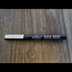 Eyeko Black Magic Liquid Eyeliner in Carbo…